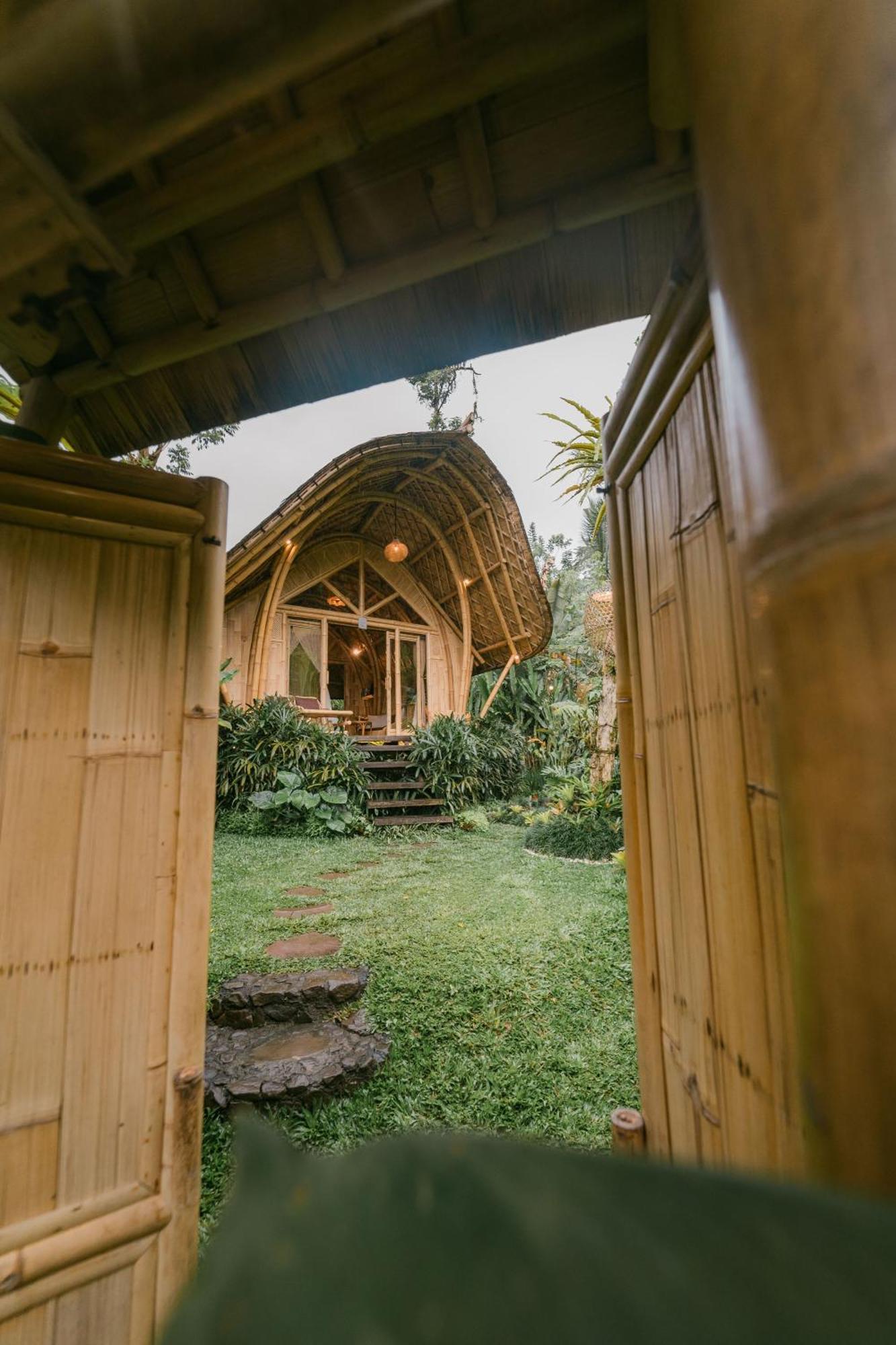 Вилла Arcada Bali Bamboo House Сидемен Экстерьер фото